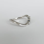 Curva Elegante - Feminine Curved 18ct Gold Ring with Lab Grown Diamonds Gems