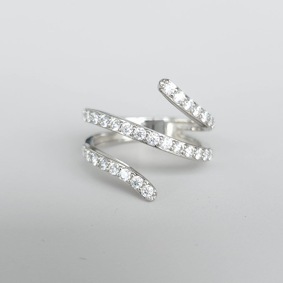 Ondulato - Bague incurvée en or 18 carats avec pierres précieuses Vucceli Moissanite