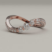 Curva Elegante - Feminine Curved 18ct Gold Ring with Moissanite Gems - Vucceli