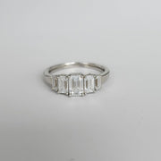 Sogno - Endlessly Feminine 5-stone Lab Grown Diamonds 18ct Gold Ring