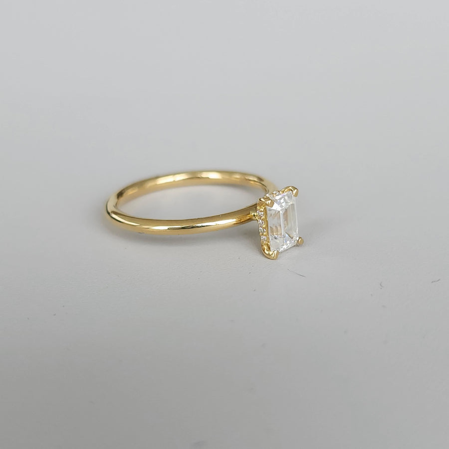 Solitario Smeraldo - 18K Gold Emerald Cut Solitaire Engagement Lab Grown Diamonds Ring