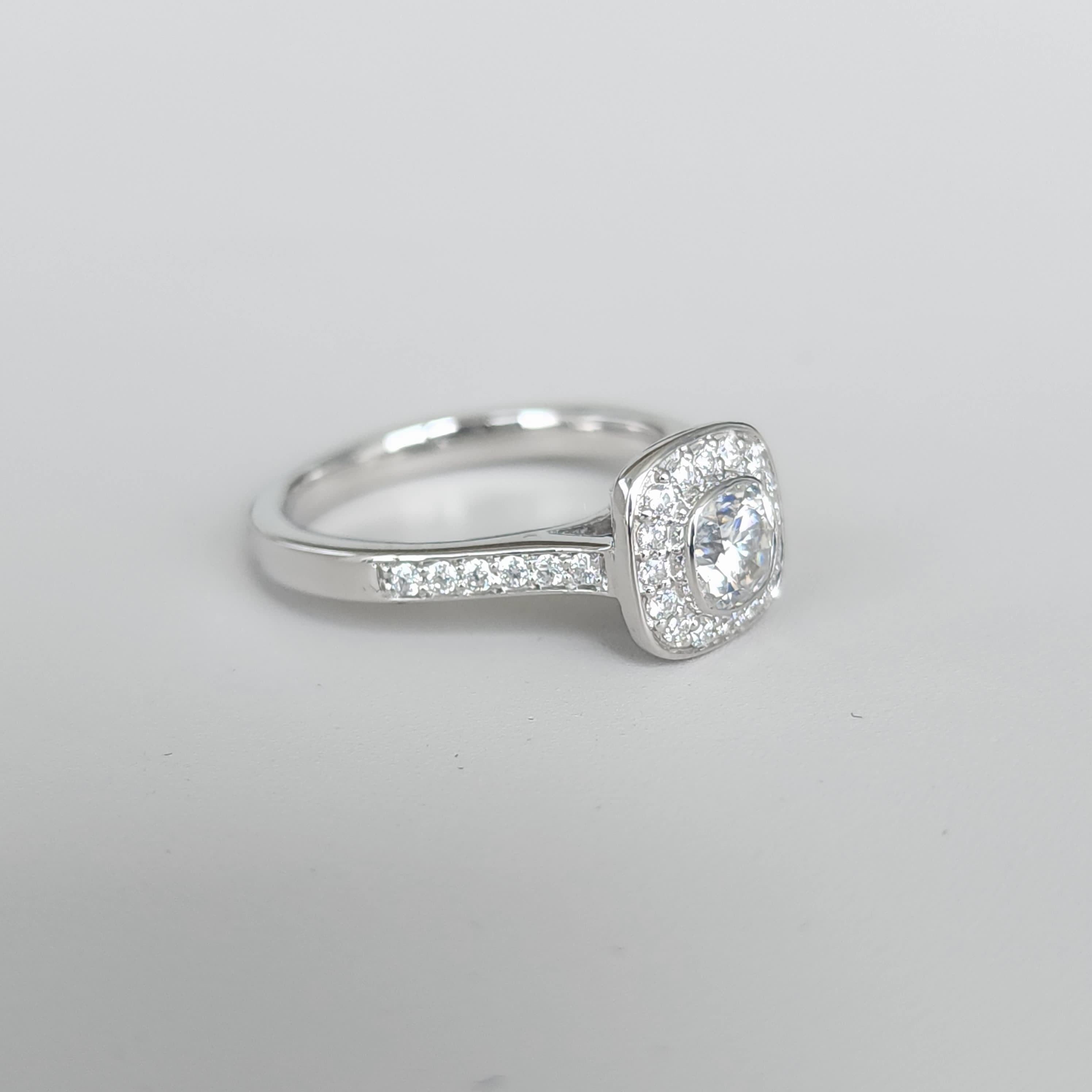 Tesoro Prezioso - Cushion Cut Halo Pave Ring - Lab Grown Diamonds 18K Gold