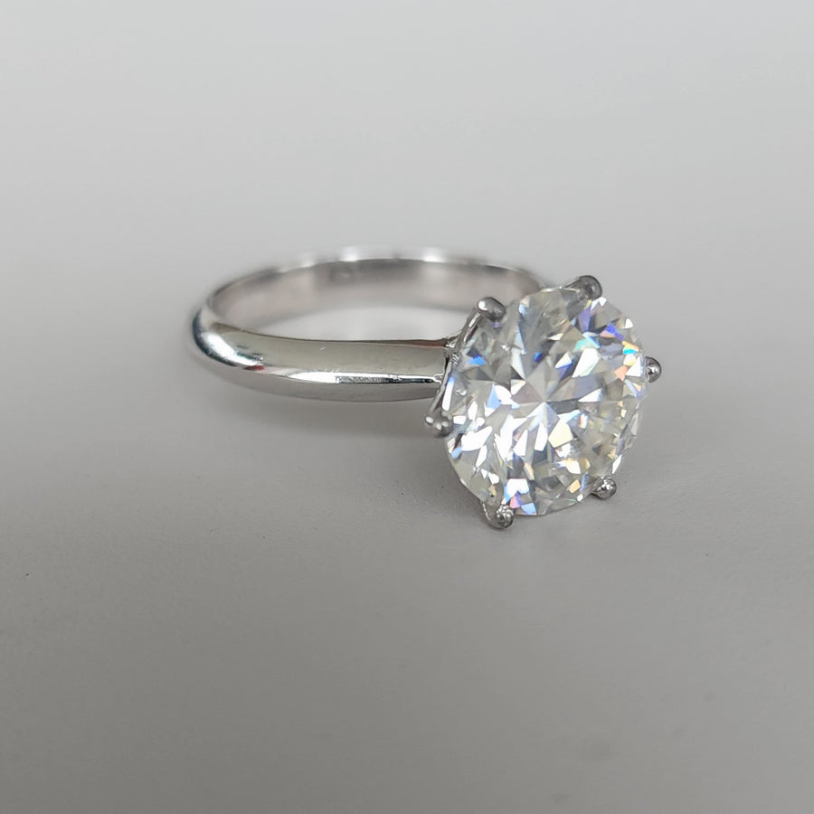 Tesoro Solitario - Solitaire Engagement Ring - 5 Carat Lab Grown Diamonds 18K Gold