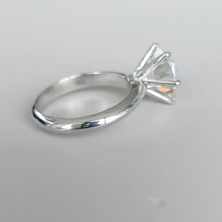 Tesoro Solitario - Solitaire Engagement Ring - 5 Carat Lab Grown Diamonds 18K Gold