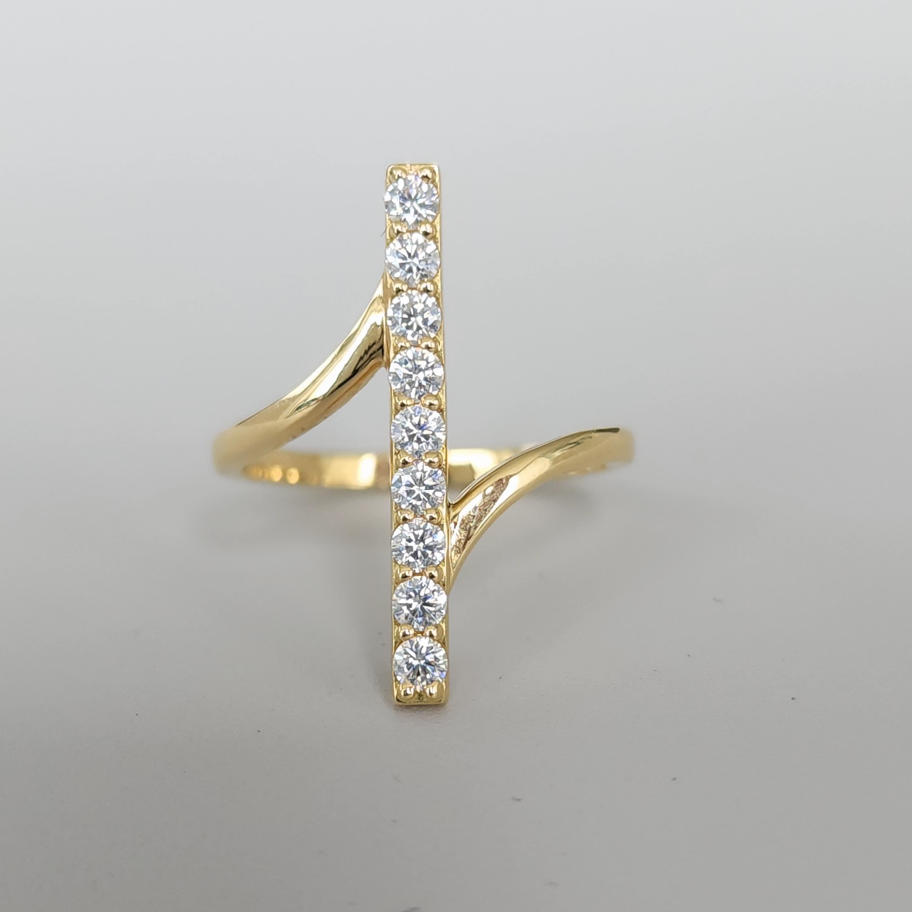 Barra Verticale - Modern Minimalist Lab Grown Diamonds Gold Ring