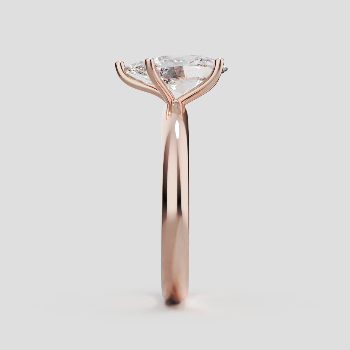 Cinque Punte, 1.5ct pear lab grown diamond engagement ring, Plain Sides, 5 Prongs, 18K rose gold - side view