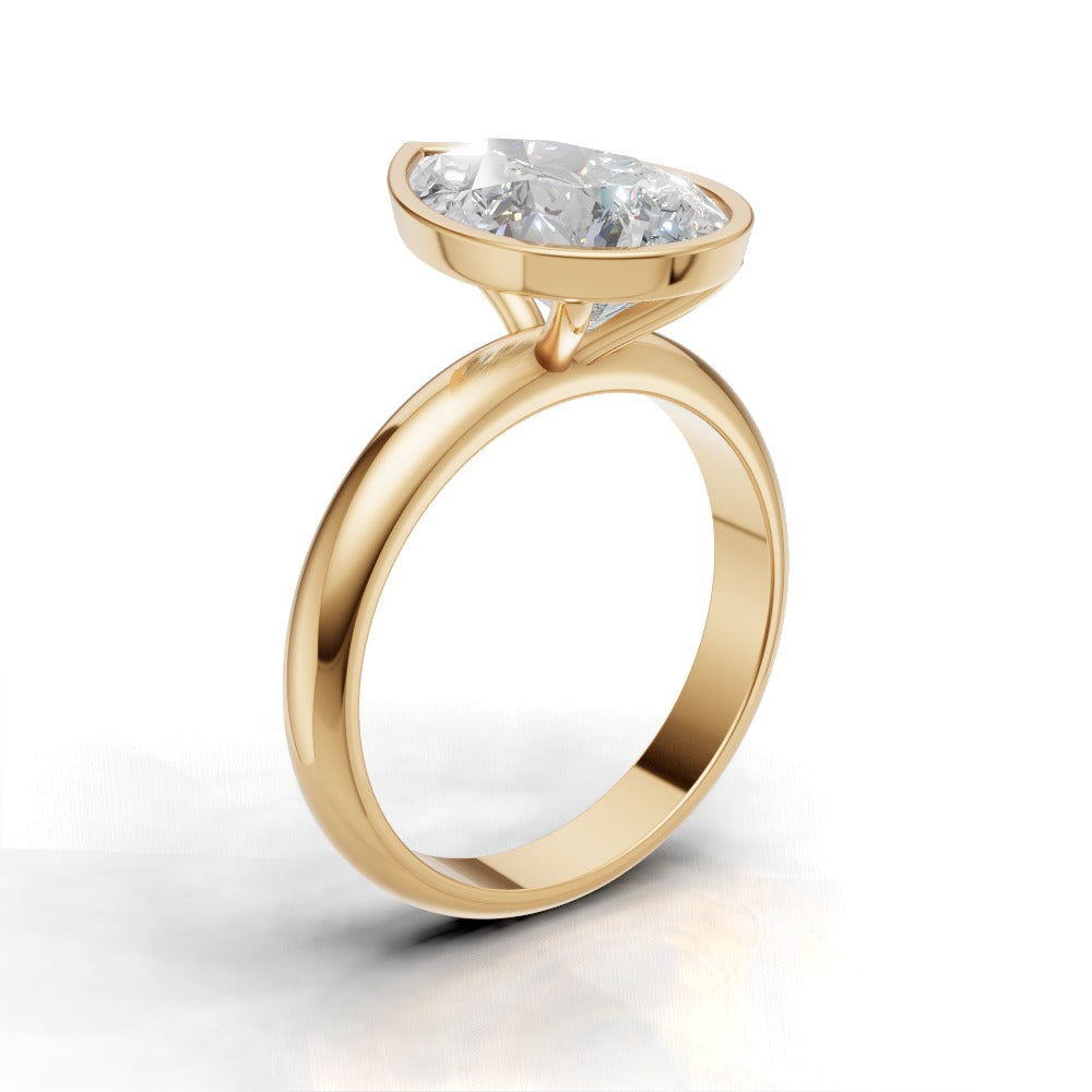 Scudo, 3ct pear lab grown diamond engagement ring, Bezel, 18K yellow gold - ne